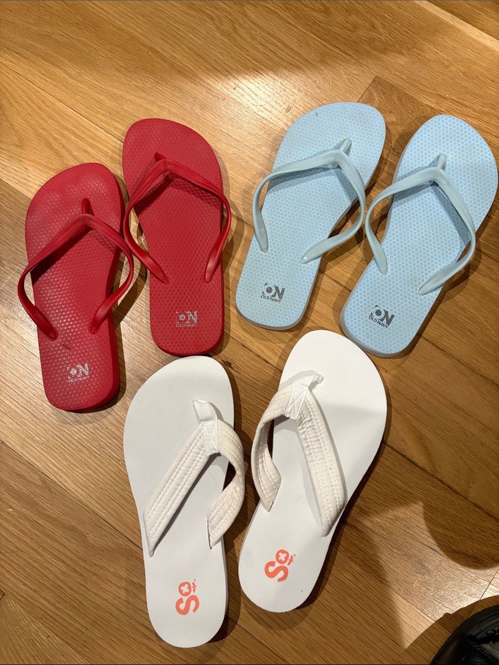 Sz 5-6 Flip Flop Sandals in Red, Light Blue, and White - Multi-Pack